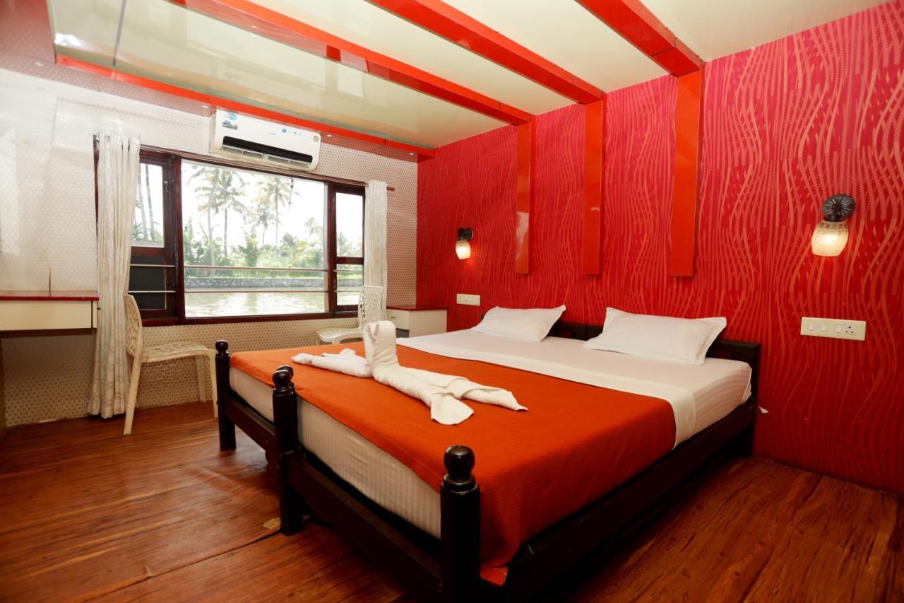 Готель Harmony Houseboats Alappuzha Екстер'єр фото