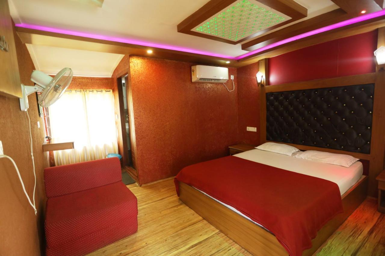 Готель Harmony Houseboats Alappuzha Екстер'єр фото
