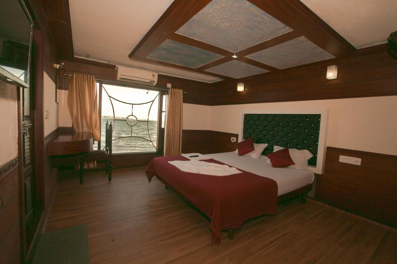 Готель Harmony Houseboats Alappuzha Екстер'єр фото